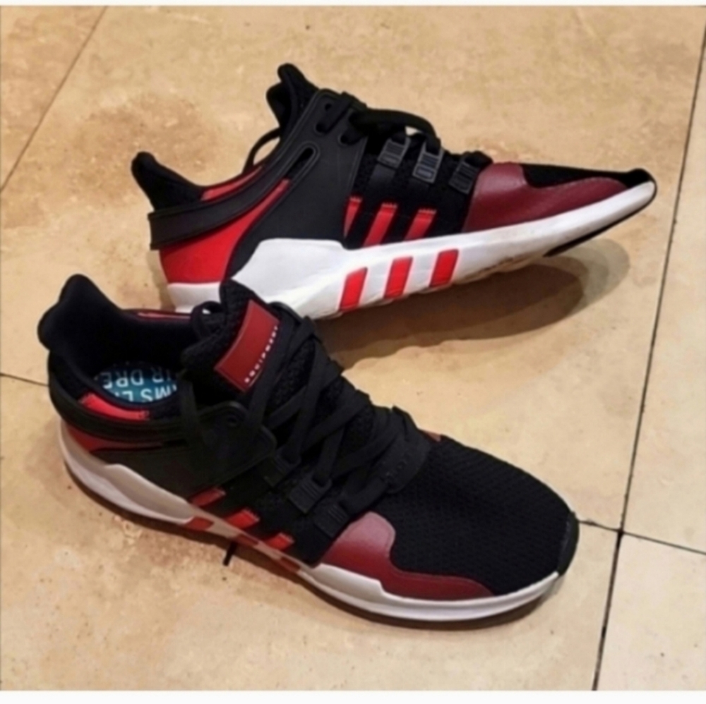 Men Adidas shoes size 11,5